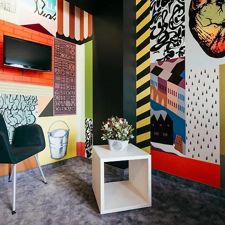 The Invisible — Urban Flashbacks Hotel 3*